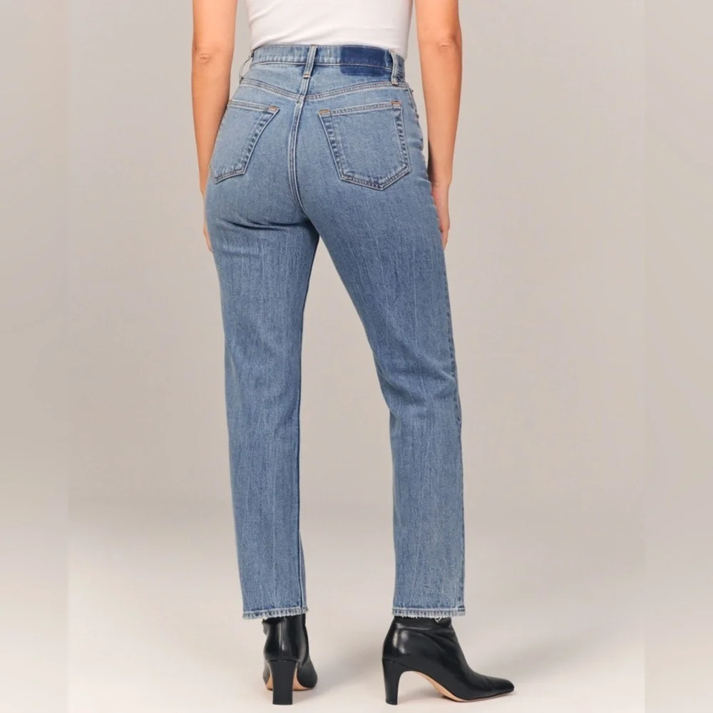 Abercrombie Curve Love Ultra High Rise Ankle Straight Jean Size 2L - Picture 3 of 11